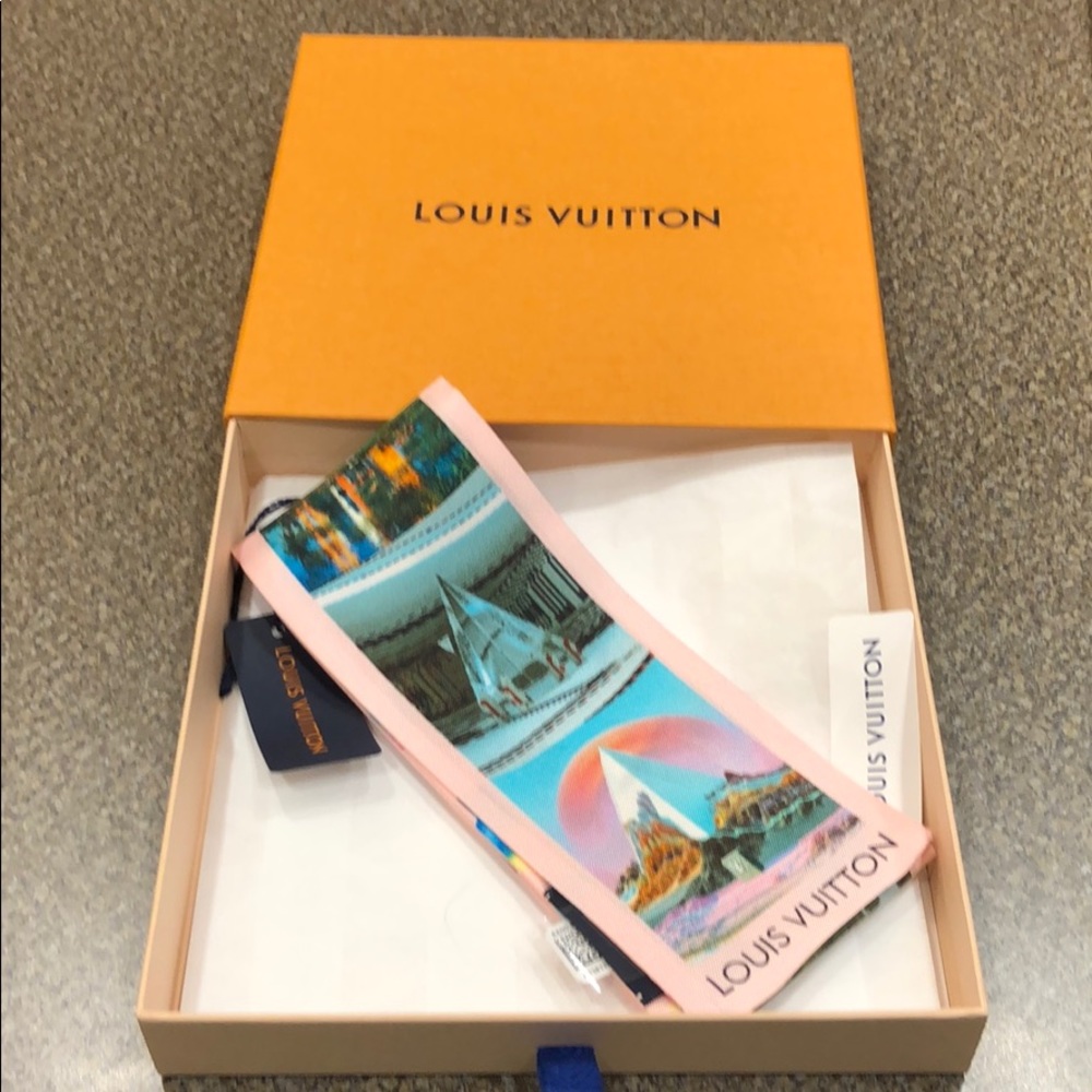 100% Authentic Louis Vuitton Bandeau